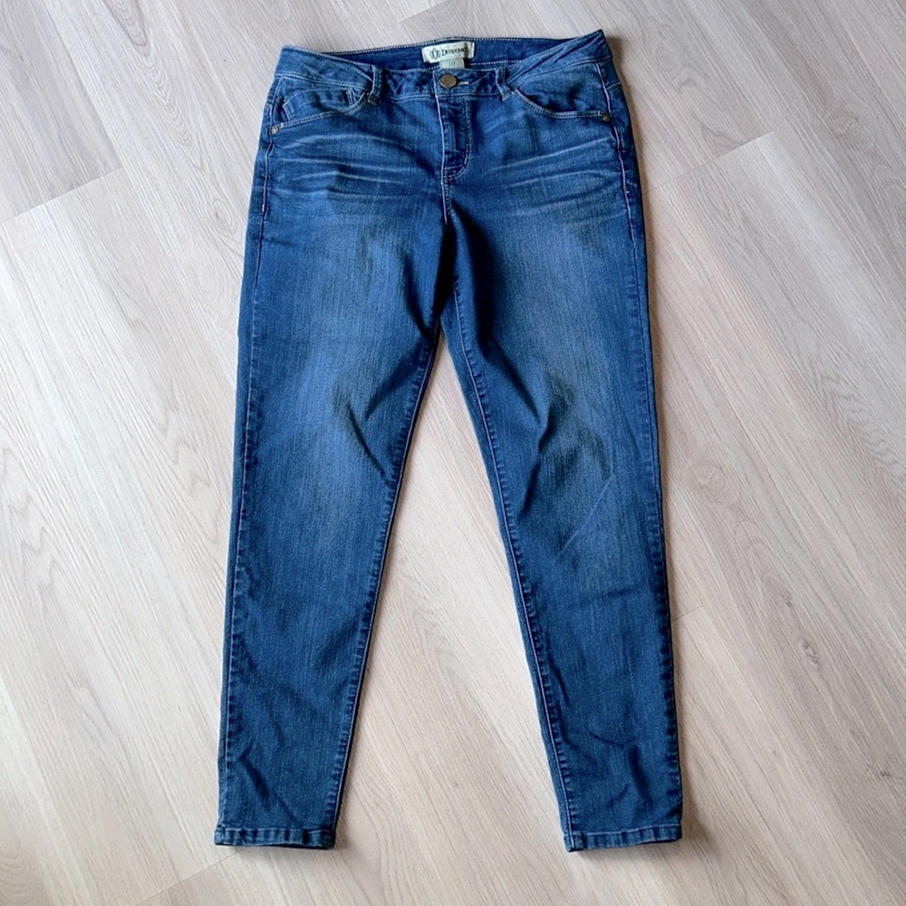 Democracy Freedom Ankle Skimmer Straight Leg Jeans 10 Dark Blue Denim